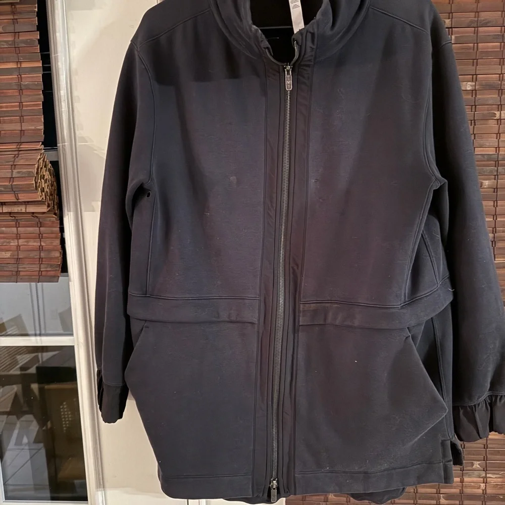 🍋🍋Lululemon Athletica Black -Light As Warmth Jacket size 12 -guc-so cozy warm!